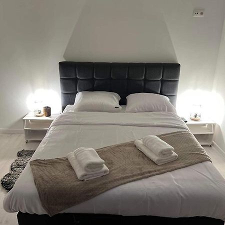 Prachtige Kamer In Centrum Brugge Met Badkamer ! المظهر الخارجي الصورة