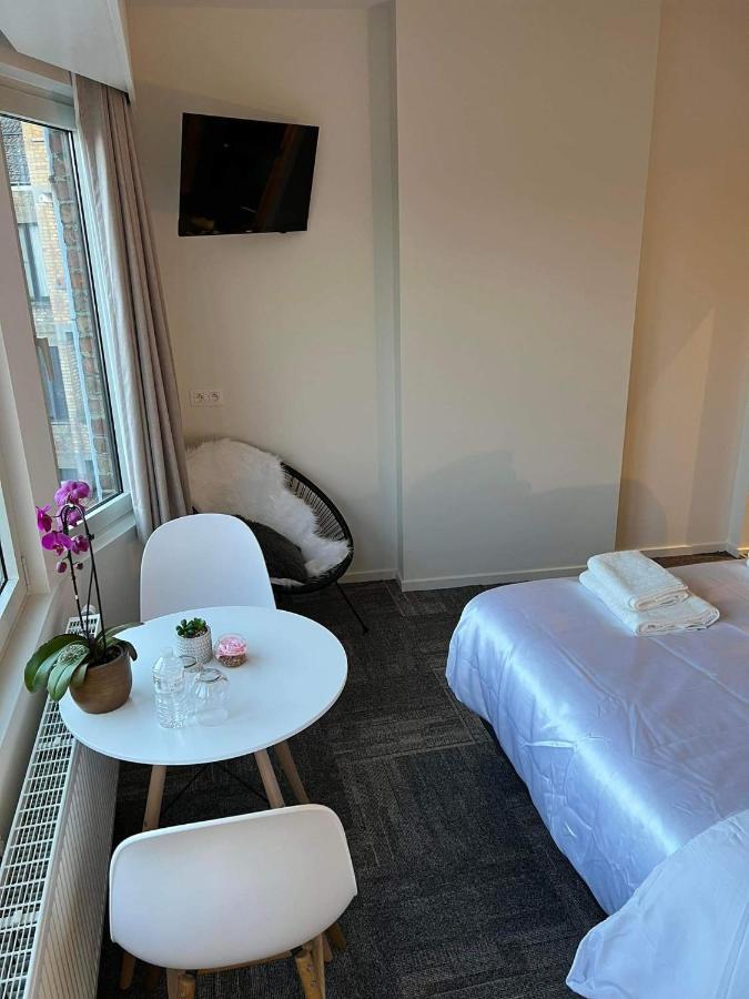 Prachtige Kamer In Centrum Brugge Met Badkamer ! المظهر الخارجي الصورة