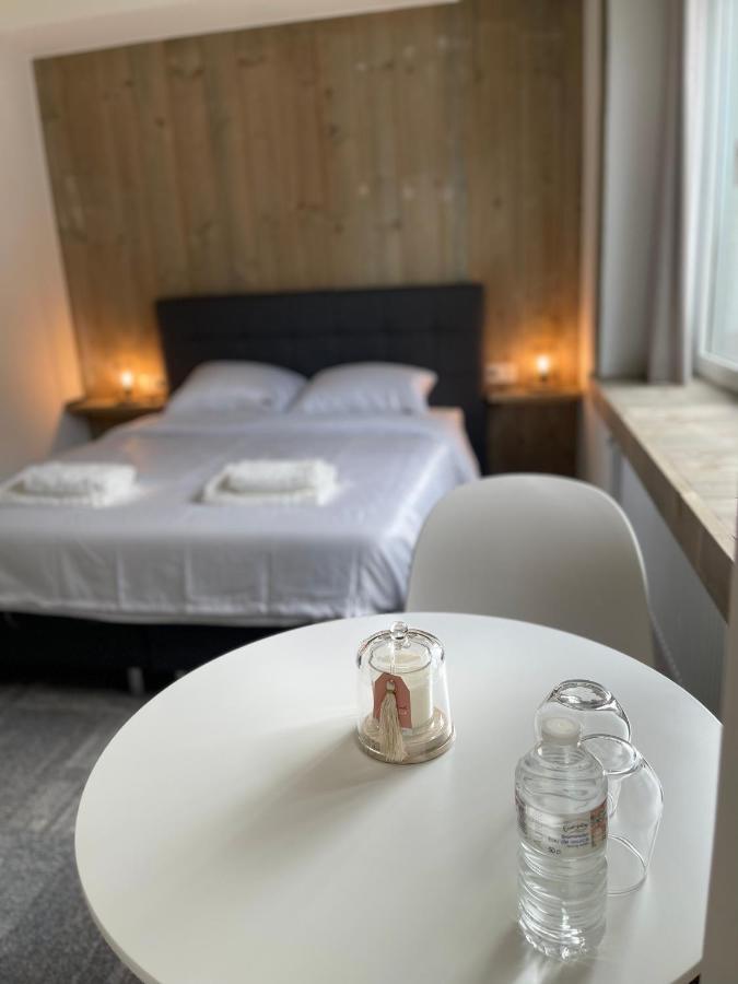 Prachtige Kamer In Centrum Brugge Met Badkamer ! المظهر الخارجي الصورة