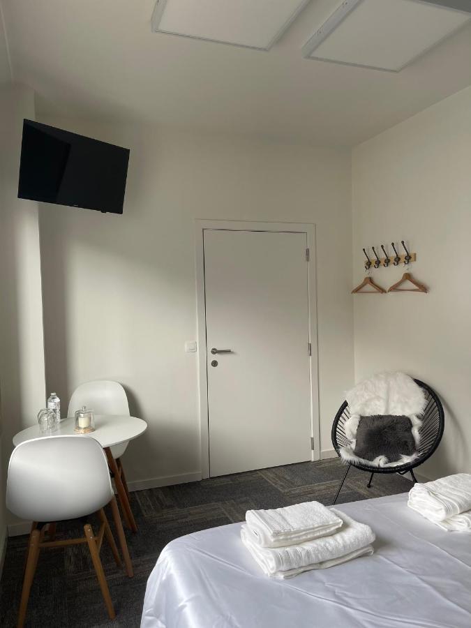 Prachtige Kamer In Centrum Brugge Met Badkamer ! المظهر الخارجي الصورة