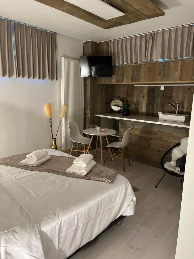 Prachtige Kamer In Centrum Brugge Met Badkamer ! المظهر الخارجي الصورة
