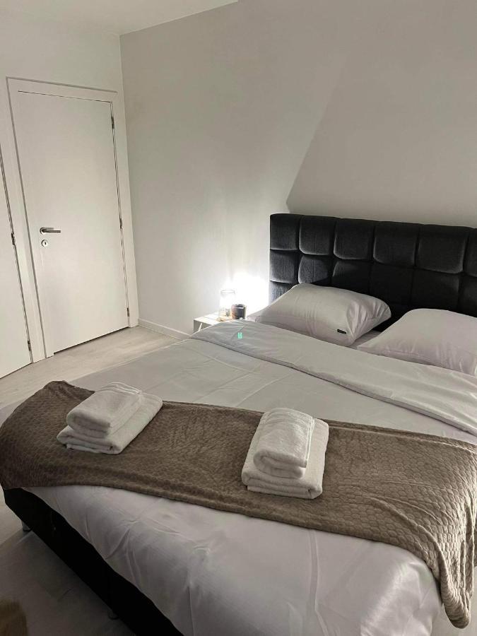 Prachtige Kamer In Centrum Brugge Met Badkamer ! المظهر الخارجي الصورة