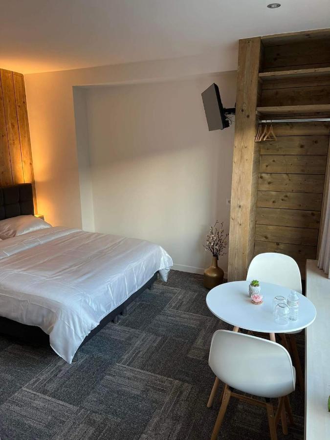 Prachtige Kamer In Centrum Brugge Met Badkamer ! المظهر الخارجي الصورة