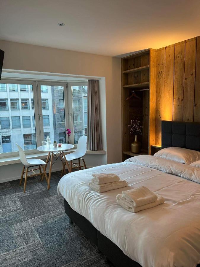 Prachtige Kamer In Centrum Brugge Met Badkamer ! المظهر الخارجي الصورة
